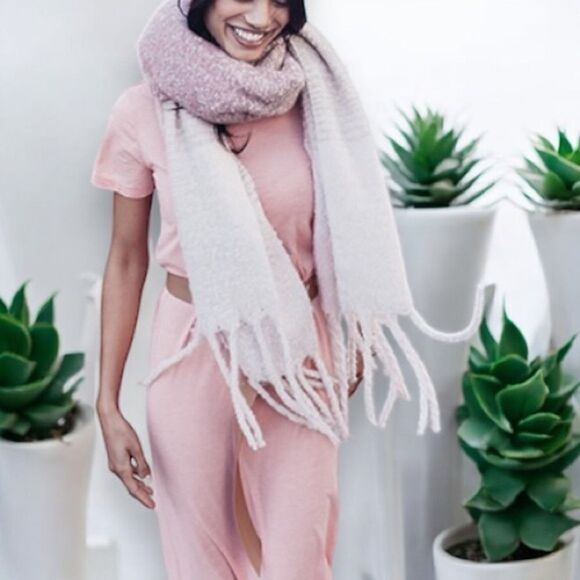 MAR SEA Women’s Ombré Wrap Scarf in Rosewood Combo One Size - Picture 8 of 15